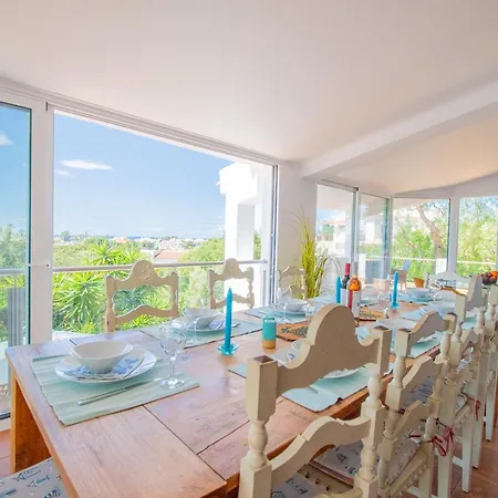 Vale 5 Bedroom Villa, 10 Min Walk To 카르보에이루