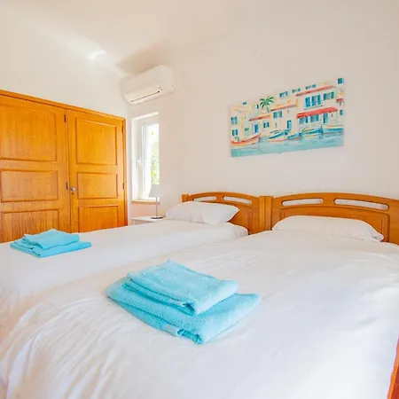 빌라 Vale 5 Bedroom Villa, 10 Min Walk To 카르보에이루