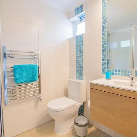 Vale 5 Bedroom Villa, 10 Min Walk To Carvoeiro (Lagoa)