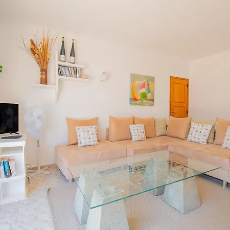 Vale 5 Bedroom Villa, 10 Min Walk To * Carvoeiro (Lagoa)