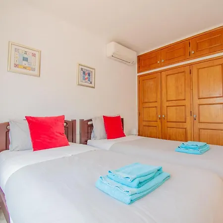Vale 5 Bedroom Villa, 10 Min Walk To Villa Carvoeiro (Lagoa)
