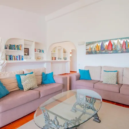 빌라 Vale 5 Bedroom Villa, 10 Min Walk To *